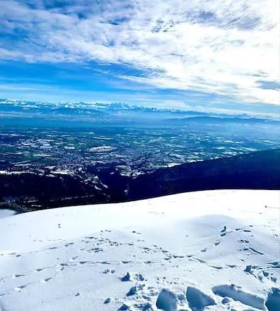 Au Pied Des Pistes De Lélex